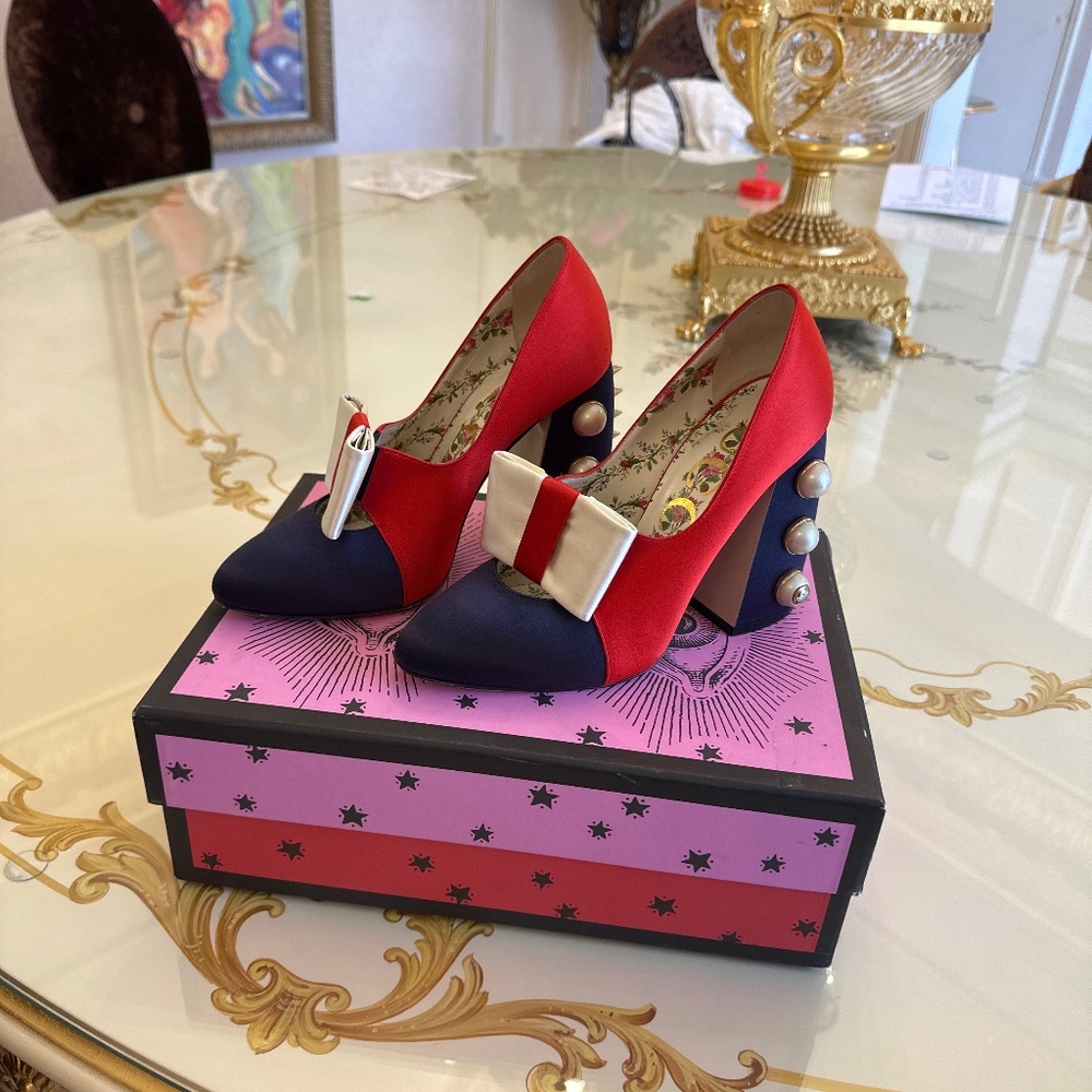 Gucci satin shoes